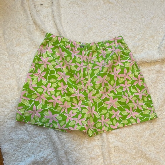 Lilly Pulitzer Green and Pink Bermuda Shorts Vibrant Pattern - Picture 3 of 10